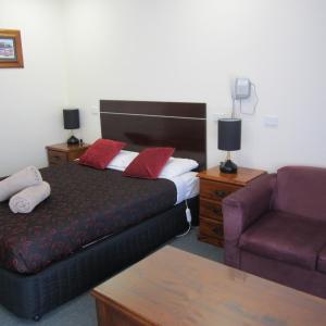 Deluxe Queen Room