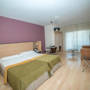 Twin Room with Kitchenette