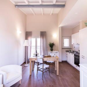 Queen Suite with Spa Bath