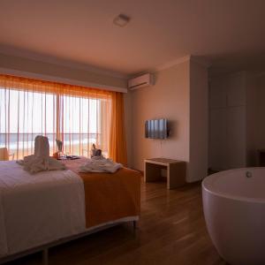 Deluxe Double Room with Balcony and Sea View