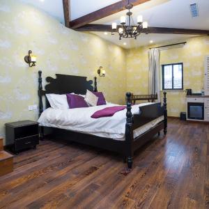 Queen Suite