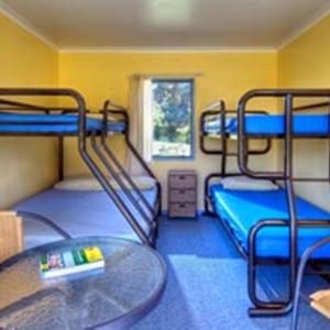 Standard Studio with Shared Bathroom 