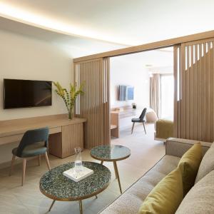 Superior Bungalow Suite with Sea View