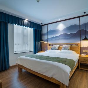 Mysterious Room - Room arrange by hotel on arrival