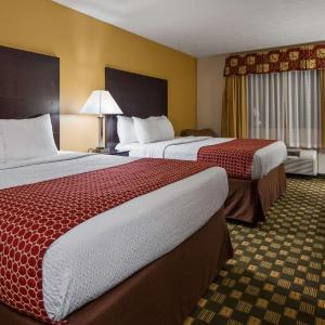 Queen Room with Two Queen Beds - Smoking