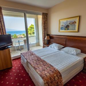 Double or Twin Room with Sea View