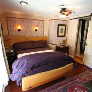 Queen Room with Pool View