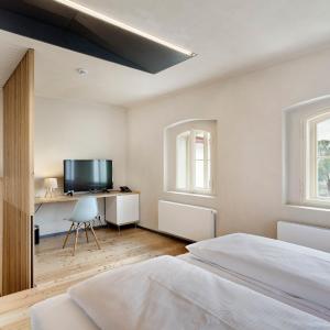 Deluxe Double Room with Extra Bed