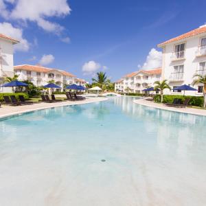 Three Bedroom Apartment with Beach Club - Annex