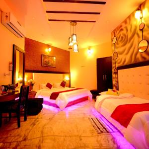 Luxury King Triple Room