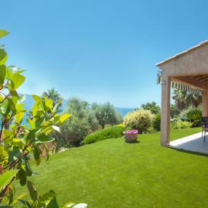Comfort Two-Bedroom Villa with Panoramic Sea View 