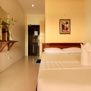 Double Room with Sea View - Lower Level