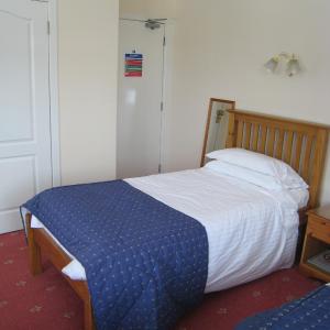 Family Room (2 Adults + 2 Children)