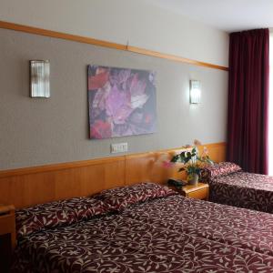 Triple Room (2 Adults + 1 Child) - 3 beds