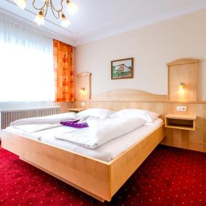 Comfort Double Room with Balcony & Lake View
