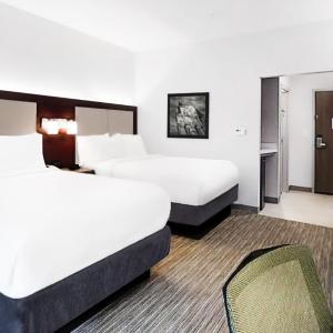 Standard Queen Room with Two Queen Beds - Communications Accessible
