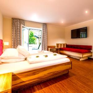 Junior Suite with Balcony & Panorama Lake View
