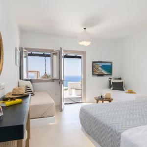 Deluxe Suite with Sea View