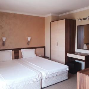 Double Room with Balcony (2 Adults + 1 Child)