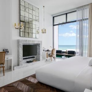 Beach Front Pool Villa - The Writer (Adults Only)