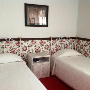 Single Room with Shared Bathroom