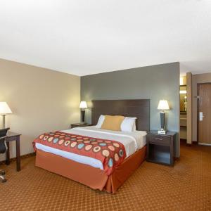 Deluxe King Room - Non-Smoking