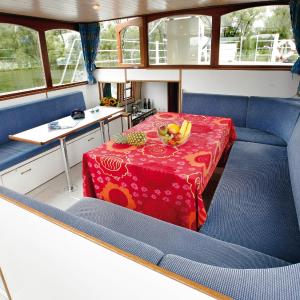 Boat - Kormoran 1500 (10-12 Adults)