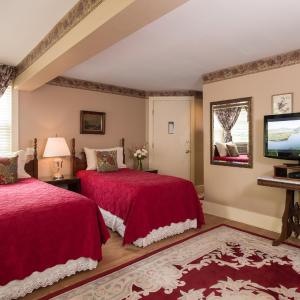 Two-Bedroom Suite (Mt. Desert Suite)