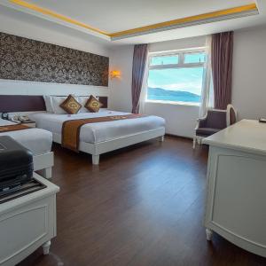Family Room with Sea View