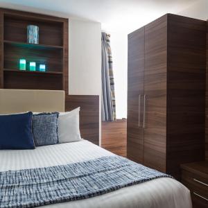 Deluxe King Suite