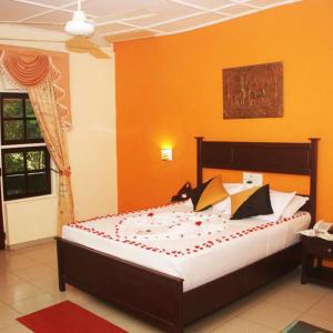 Deluxe Room with Early Check-in & Late Check-out (on Availability) + 15% Discount on Food Only