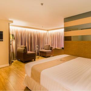 Corner Double Room