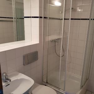 Double Room - Below Ground Level - 03
