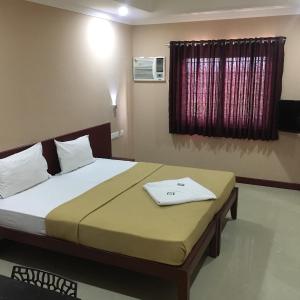 Deluxe Double Room (2 Adults + 1 Child)