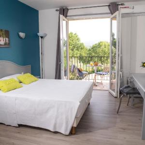 Quadruple Room with Mountain View