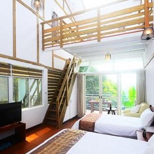 Family Room with Mountain View