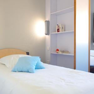 Chambre Deux Lits Simples avec Salle de Bains Privative