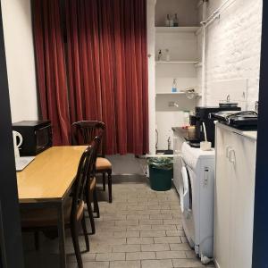 Room for Fitters No. 2