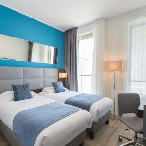 Standard Twin Room with Sea View