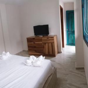 Queen Room with Pool View