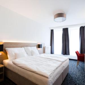 Double or Twin Room with Bathroom