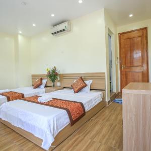 Twin Room with View