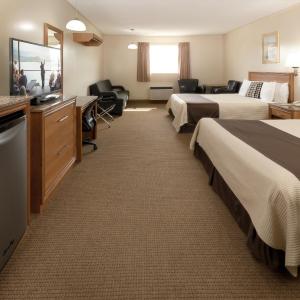 Deluxe Queen Room with Two Queen Beds