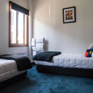 Twin Studio with Shared Bathroom