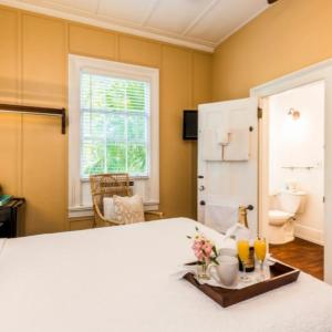 Queen William Room