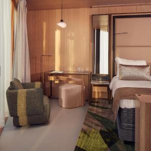 Extra Large Superior Room with Bath, Shower & Balcony