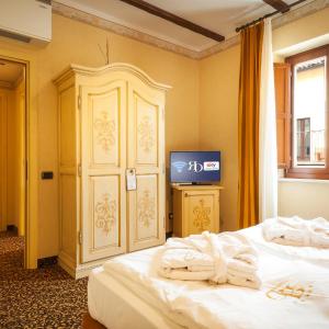 Two Connecting Double Rooms