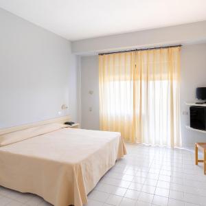 Standard Double Room with Hill View