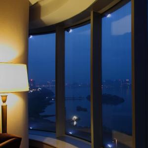 Premier King Room with River View