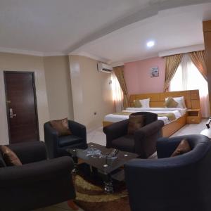 Diplomatic Suite